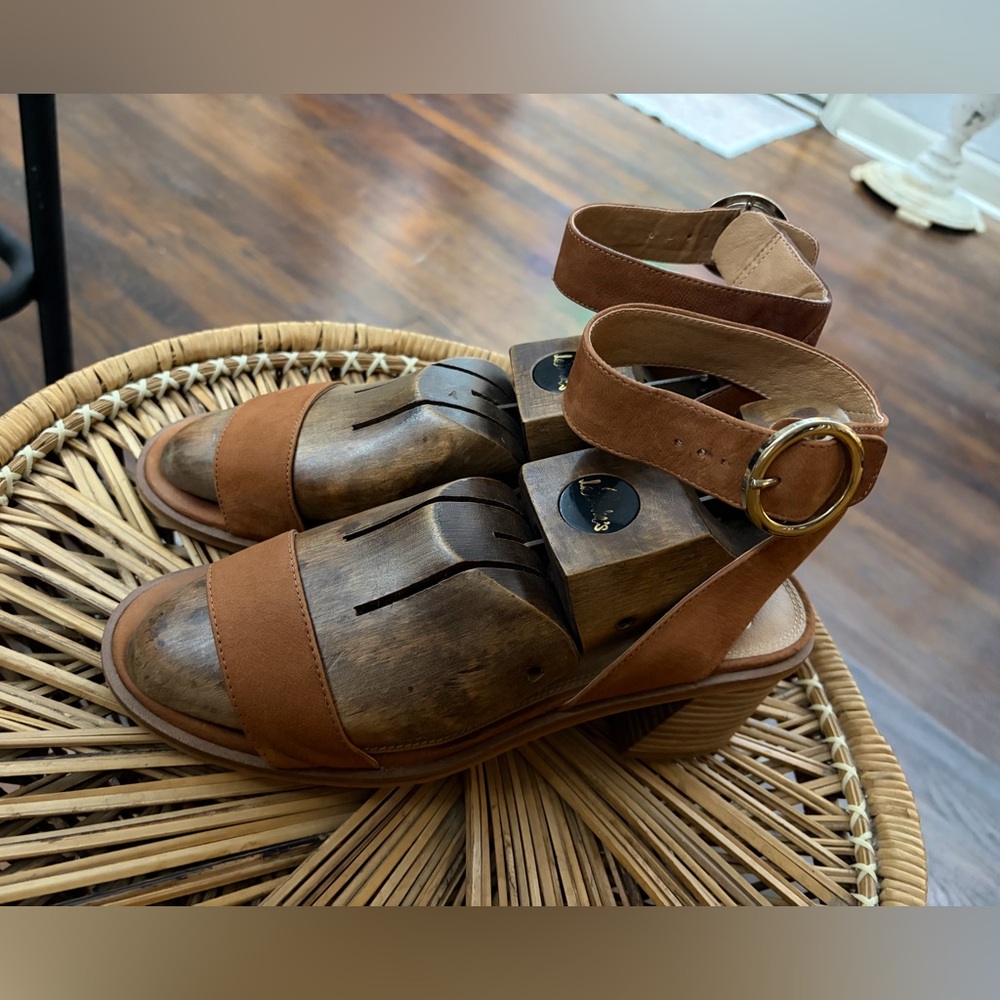 Gianni Bini women’s brown heels - Picture 2 of 8